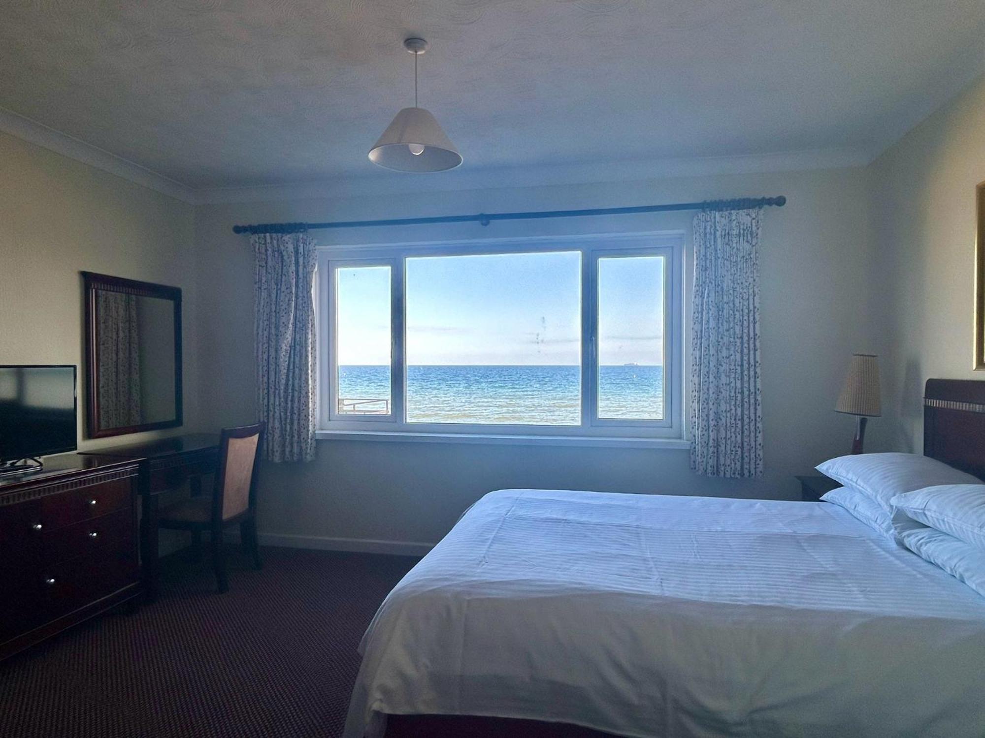 Bay View - Seafront, Sandown - Free Car Ferry For Bookings Of 3 Or More Nights, Subject To Availability Exterior foto